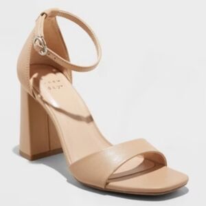 A New Day Women's Tan Shelly Ankle Strap Heel Memory Foam Insole Size 9.5 NWT